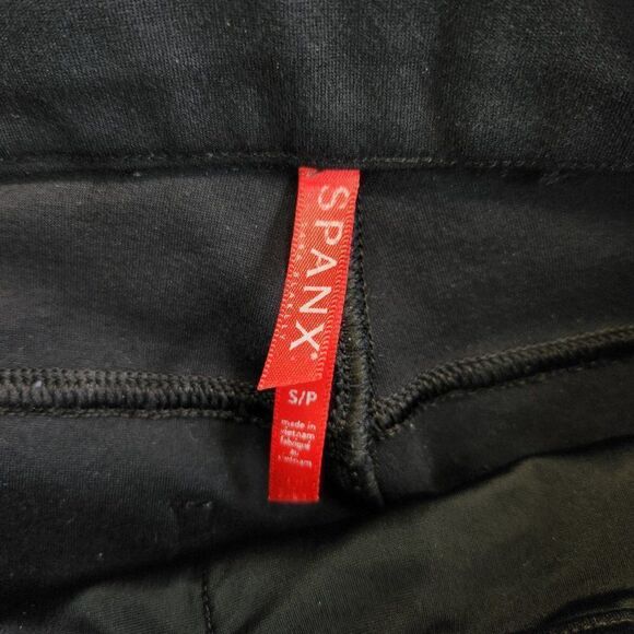 Spanx Pants Womens Small Black The Perfect Cropped Straight Leg Slimming Pull On - Picture 8 of 14